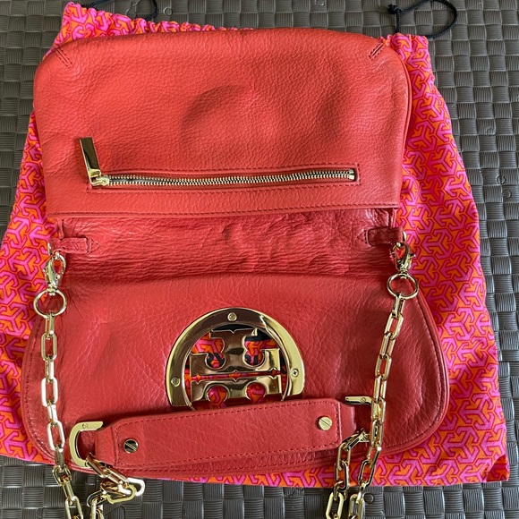 Tory Burch logo Clutch - Picture 5 of 6